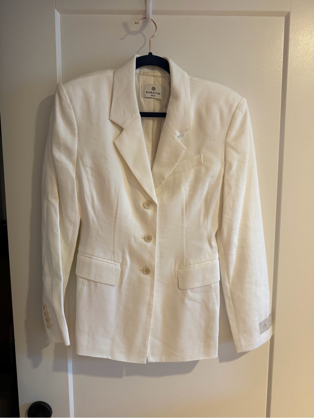 Aritzia Babaton White Standout Linen Blazer